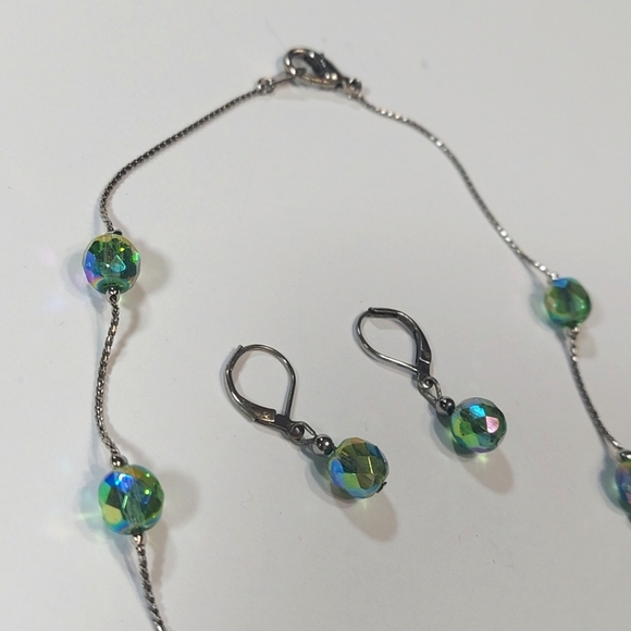 Vintage Irredescent Green Beaded Necklace and Earring Set - Picture 4 of 5